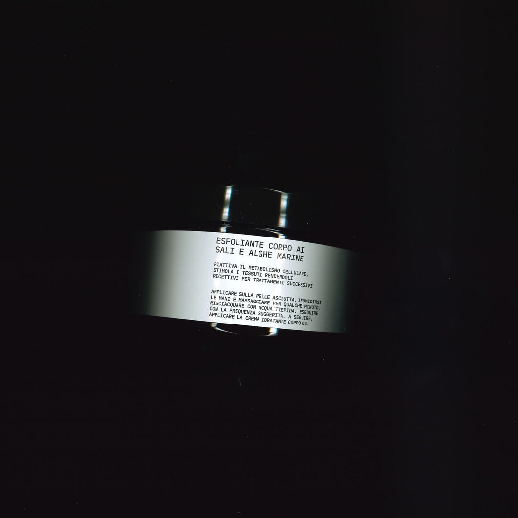 ESFOLIANTE CORPO AI SALI E ALGHE MARINE — 250ml